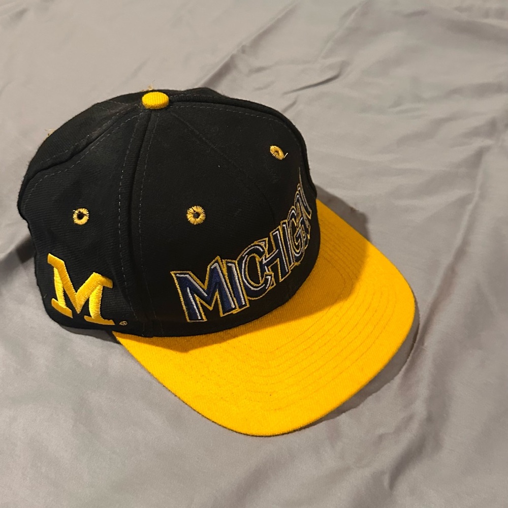 💚 Retro Michigan Wolverines Cap